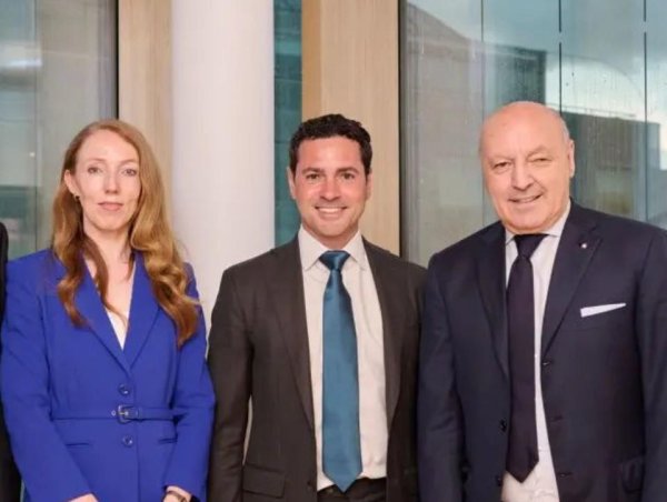 上阳网 记者：橡树资本准备考虑出售国米，目前对俱乐部估价15亿欧元